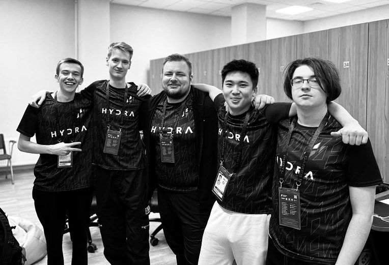 Закулисье — команда